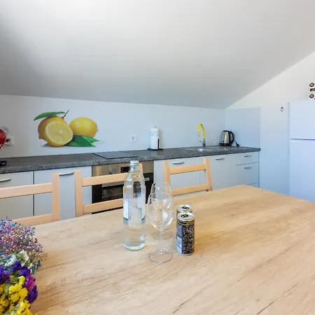 Happynest Apartment Novi Vinodolski