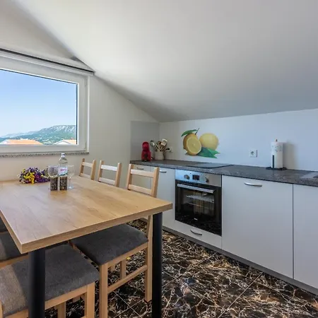 Happynest Apartment *