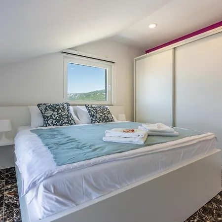 Happynest Apartment *
